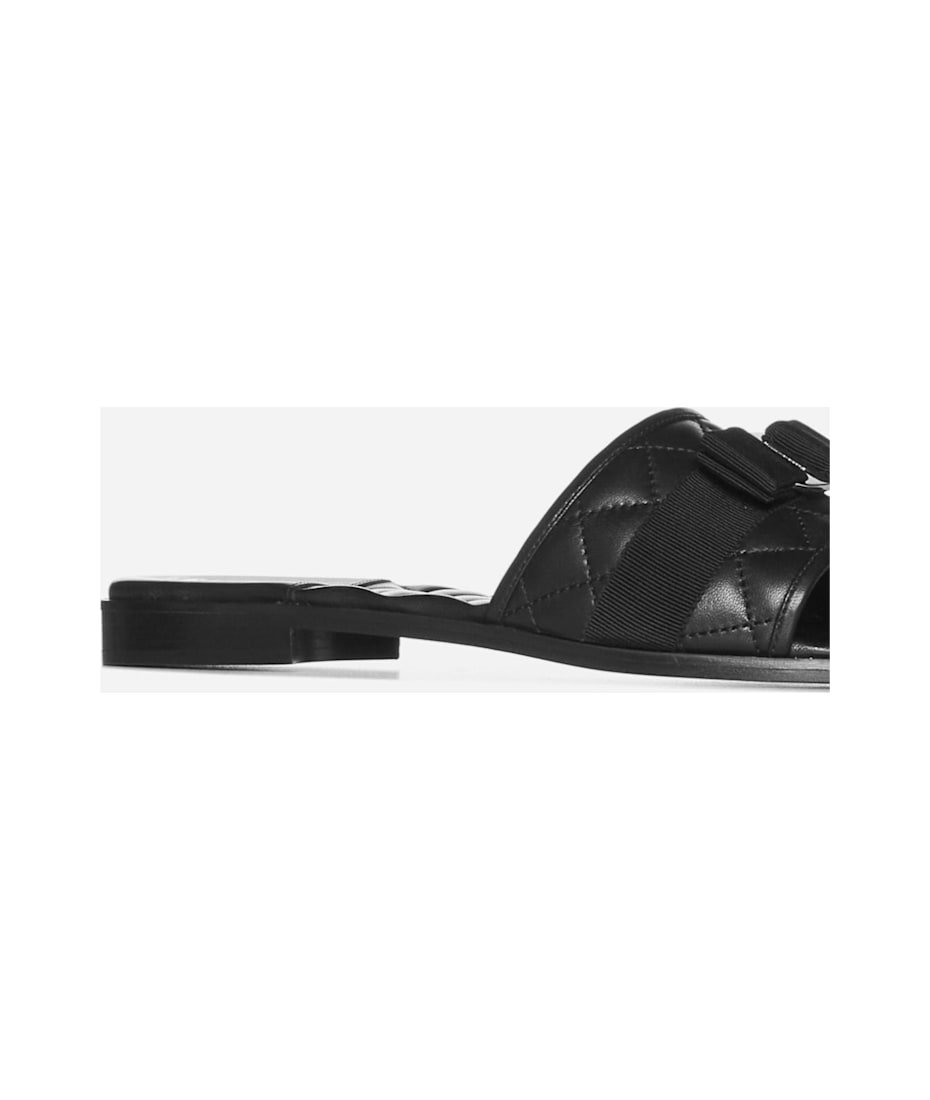 【送料&関税込】Ferragamo Love Cq Quilted Leather Flat Sanda Ferragamo Love Cq Quilted Leather Flat Sandals | italist