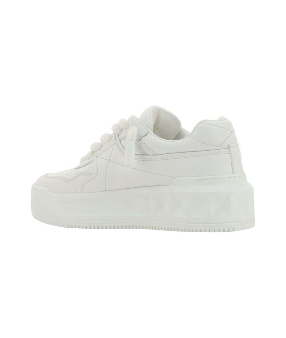 【関税込み】Valentino Garavani グレー メッシュ スニーカー Valentino Garavani Sneakers | italist