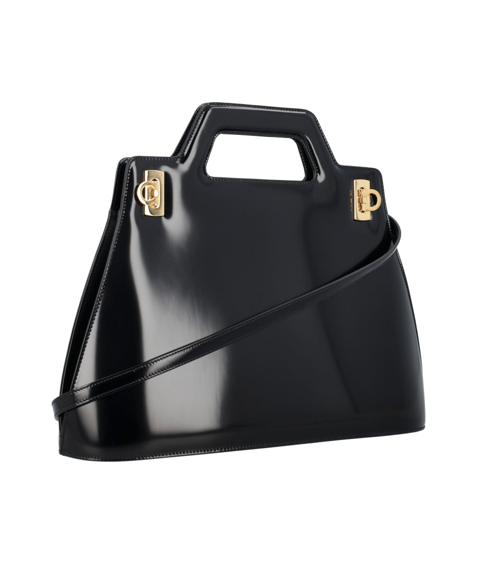 直営店☆Ferragamo☆シンプルデザイン♪WANDA M ハンドバッグ Ferragamo Wanda Medium Hand Bag | italist