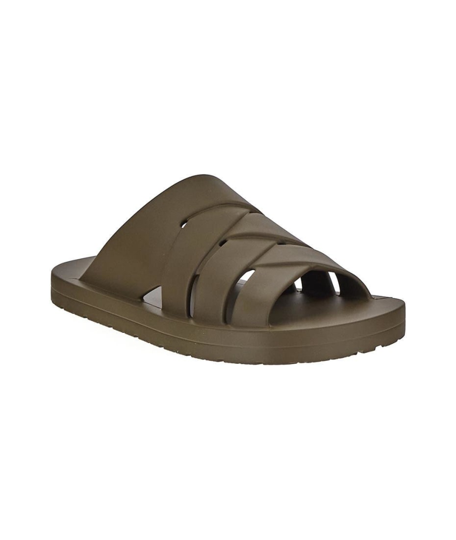 【関税&送料込】Bottega Veneta Sandalofantasmino Bottega Veneta Slide Sandal in Black | FWRD