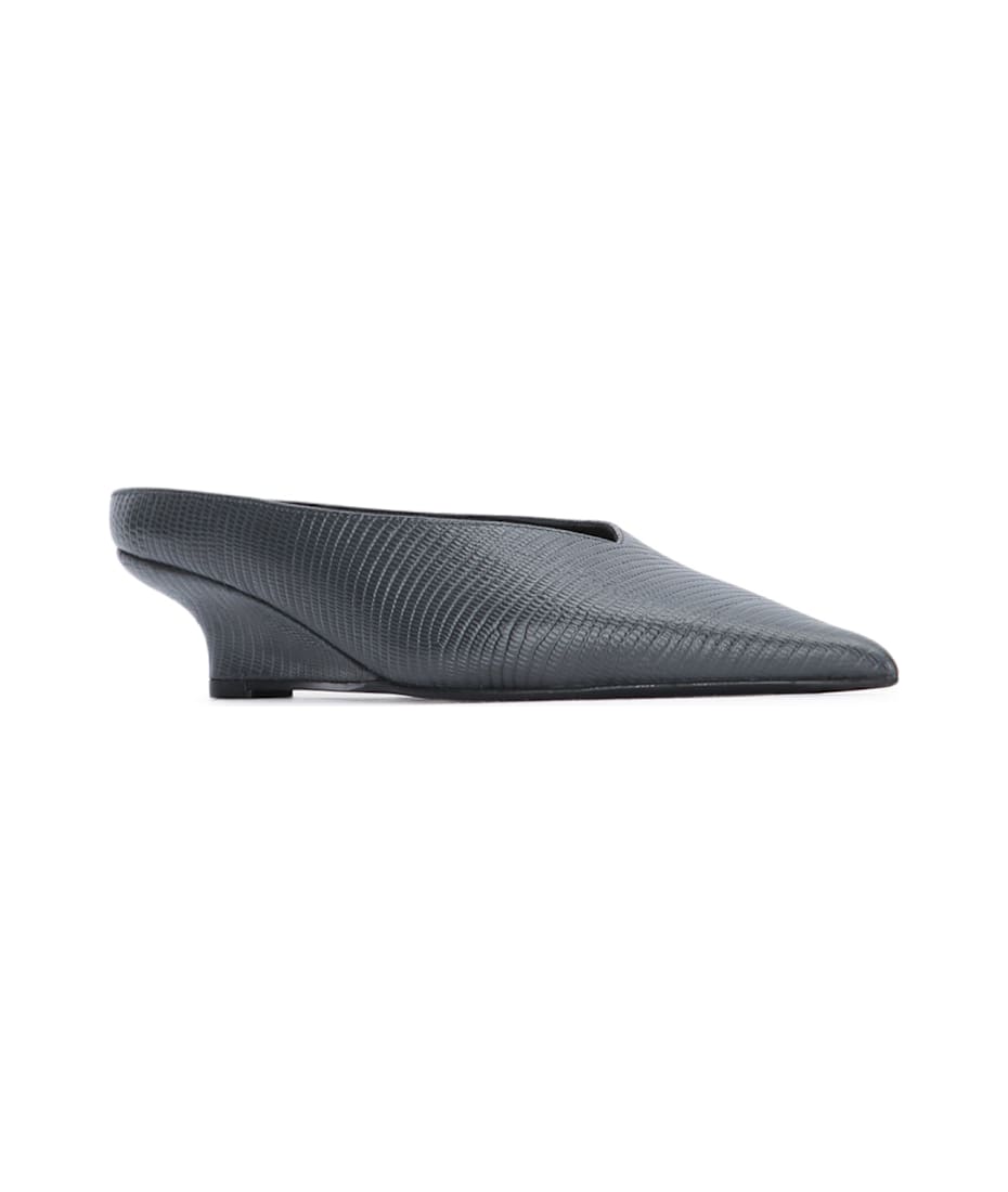 【送料&関税込】TotAme Sharp Lizard-embossed Wedge Mules Totême Sharp Lizard-embossed Wedge Mules | italist