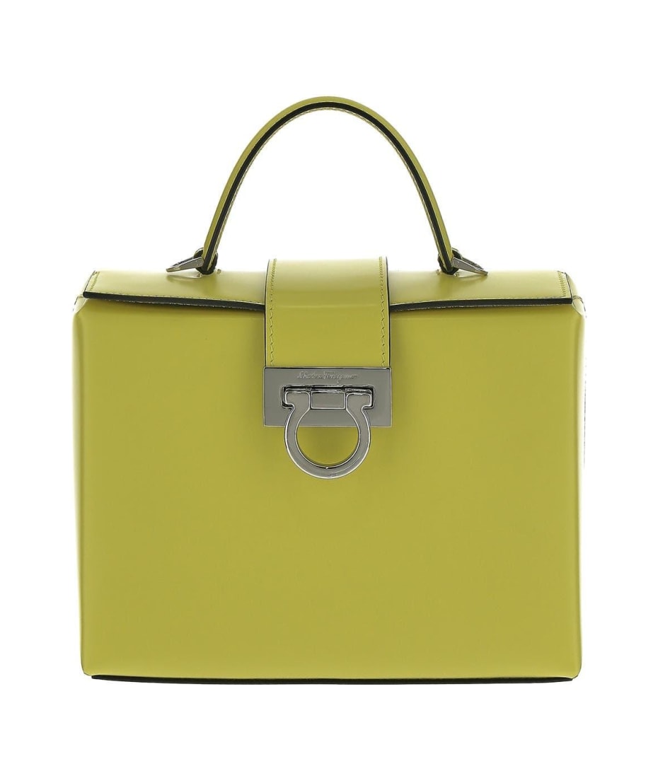 【送料&関税込】Ferragamo 7,60121e+12 Ferragamo Cedrata Shoulder Bag | italist
