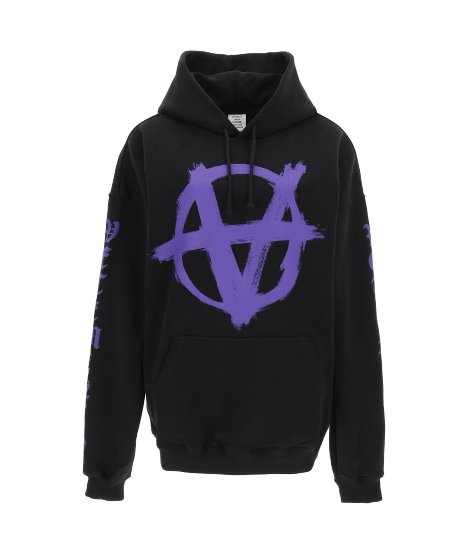 VETEMENTS Anarchy Gothic ロゴ フーディ VETEMENTS Anarchy Gothic Logo Hoodie | italist