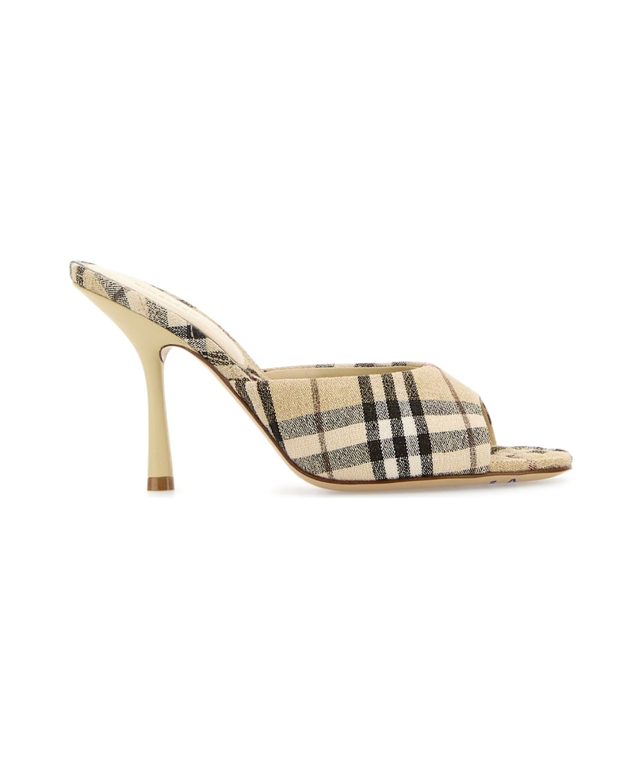 【送料&関税込】Burberry Embroidered Fabric Mews Mules Burberry Embroidered Fabric Mews Mules | italist