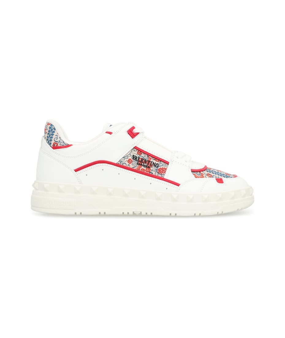 【関税＆送料込み】Valentino Garavani Freedots Low-Top Snea Valentino Garavani Freedots low-top Leather Sneakers | White