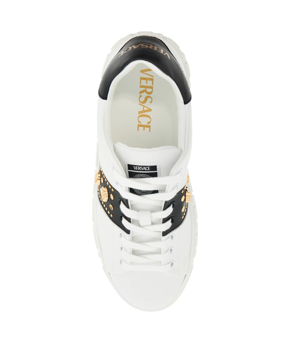 スニーカー VERSACE 'studded greek sneakers 1013568 1A13065 Versace 'studded Greek Sneakers | italist