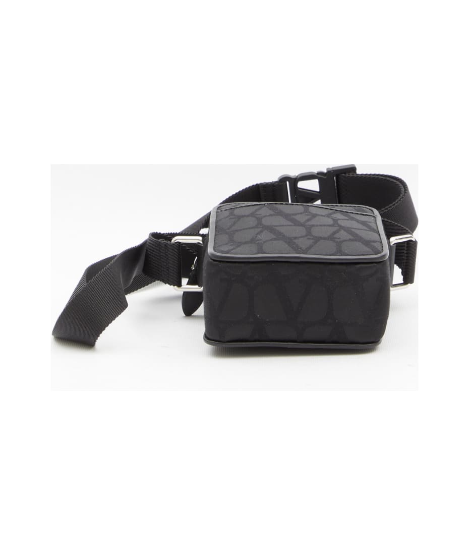 【関税込み】Valentino Garavani ブローチ Valentino Garavani Black Iconographe Bag | italist