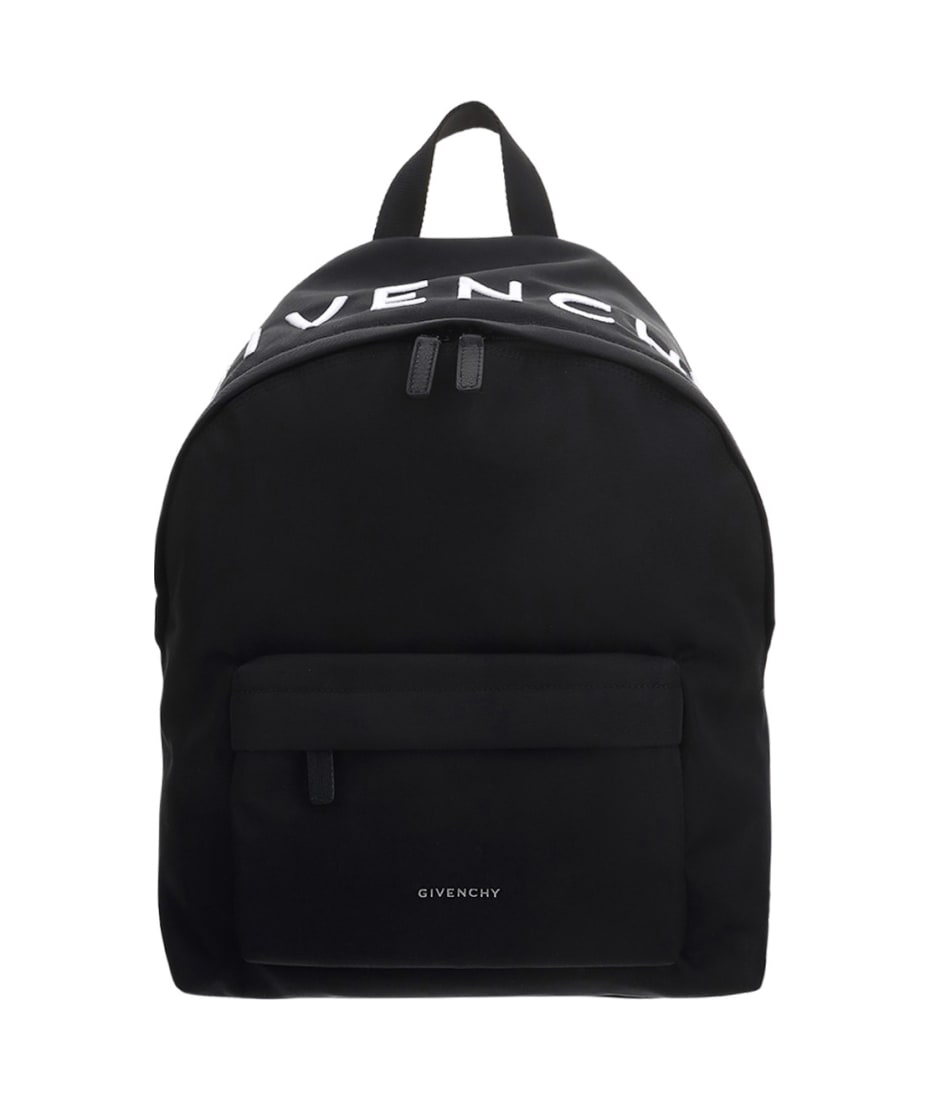 【関税&送料込み】Givenchy Essential U Backpack Givenchy Essential U Backpack | italist