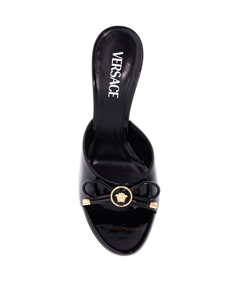 【関税＆送料込み】Versace Black Leather Sandals Versace Black Leather Sandals | italist