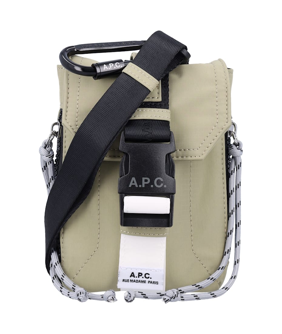 【A.P.C.】Trek crossbody pouch ネックポーチ Trek crossbody pouch | A.P.C.