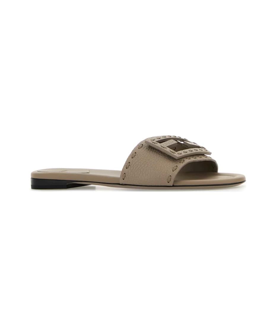 サンダル FENDI Cappuccino leather Fendi Feel slippers Cappuccino Leather Fendi Feel Slippers | italist