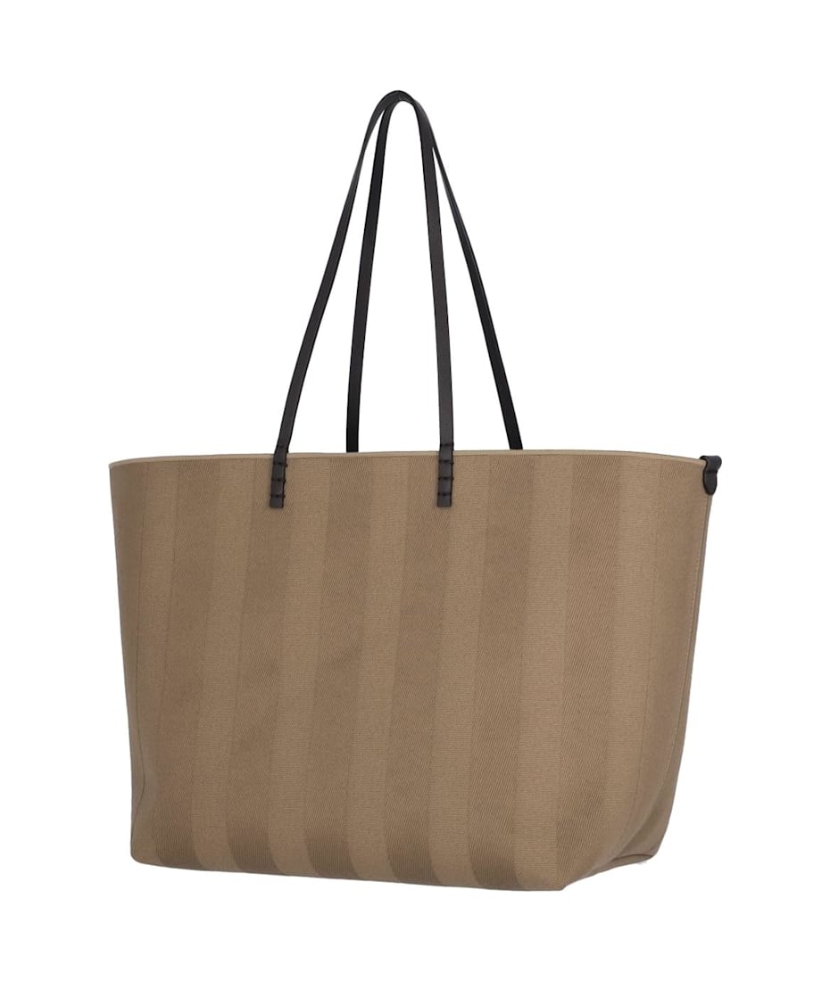 【送料&関税込】Fendi Large Reversible Ff Logo Shopping Bag Fendi Large Reversible Ff Logo Shopping Bag | italist