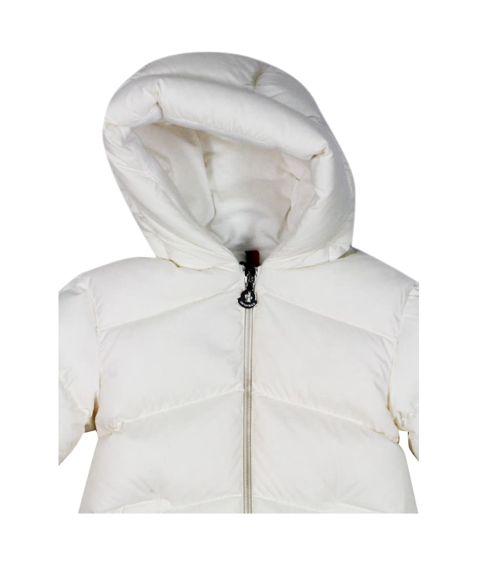 EMAema 　MONCLER ブルゾン　女の子用　サイズ10 140 モンクレール キッズ ダウン MONCLER ブランド ダウンジャケット