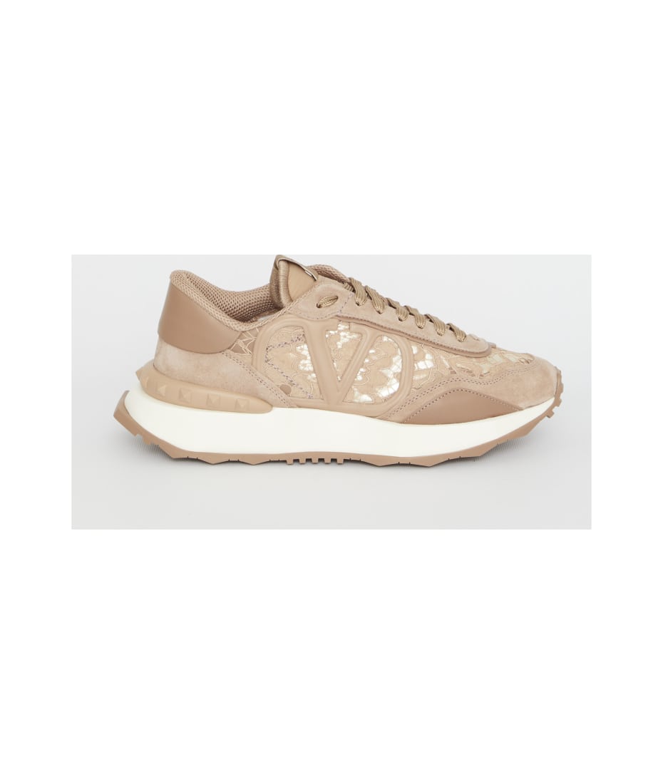 SALE♪【VALENTINO】 ガラヴァーニ LACERUNNER スニーカー Valentino Garavani Lace And Mesh Lacerunner Sneakers | Saks