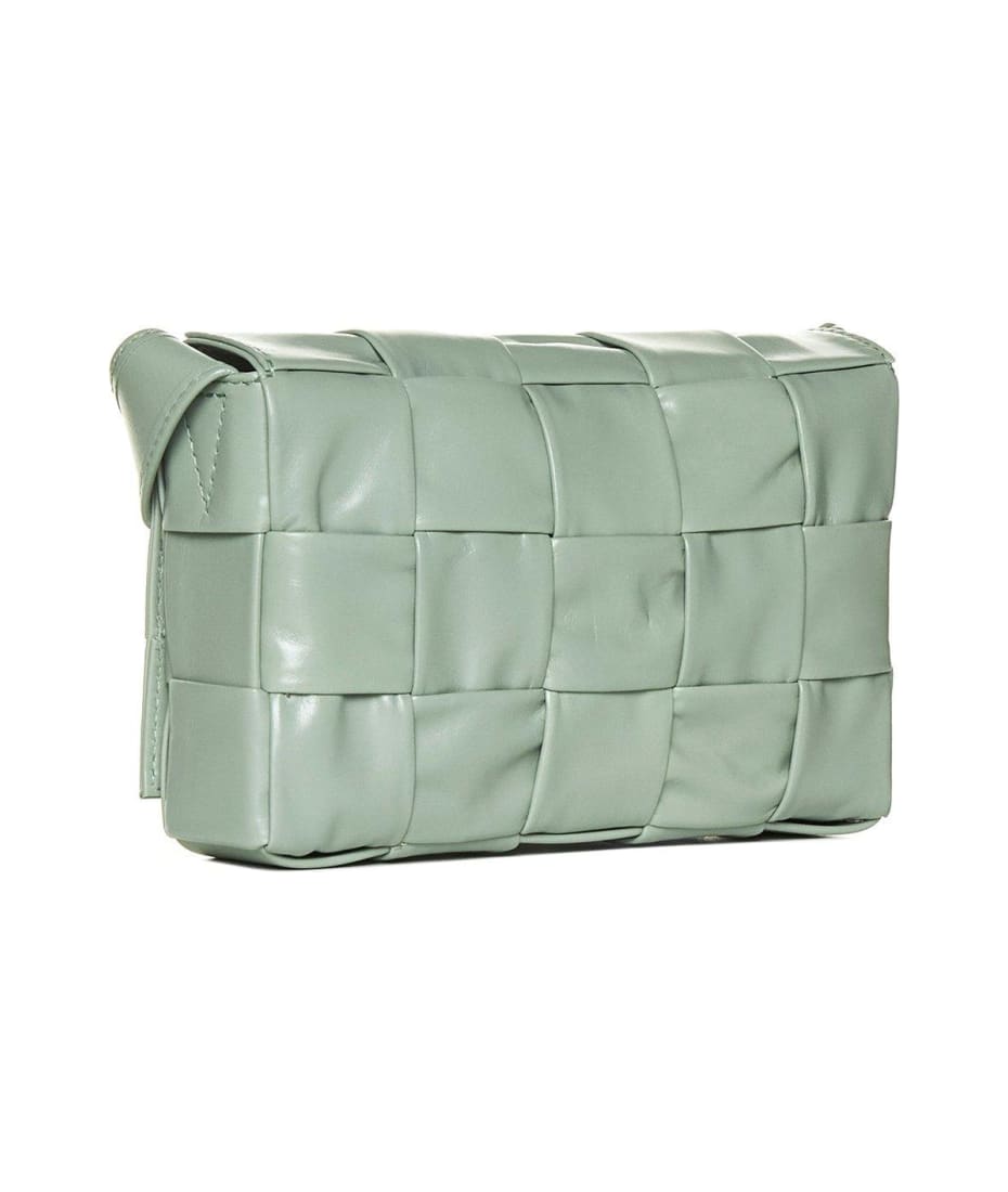 【送料&関税込】Bottega Veneta Cassette Small Shoulder Bag Padded Tech Cassette Small shoulder bag in black - Bottega