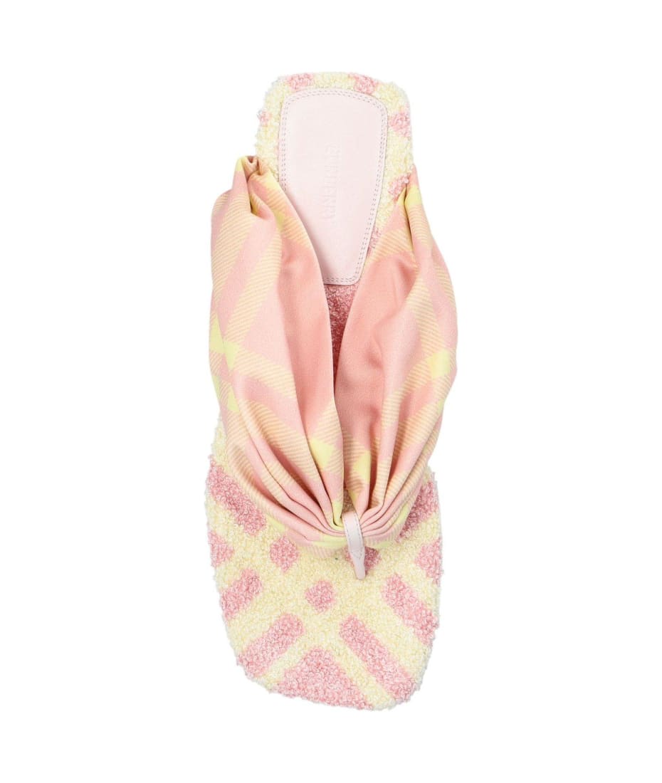 【送料&関税込】Burberry Check Printed Open-toe Flat Sandals Burberry Check Printed Open-toe Flat Sandals In Pink | ModeSens