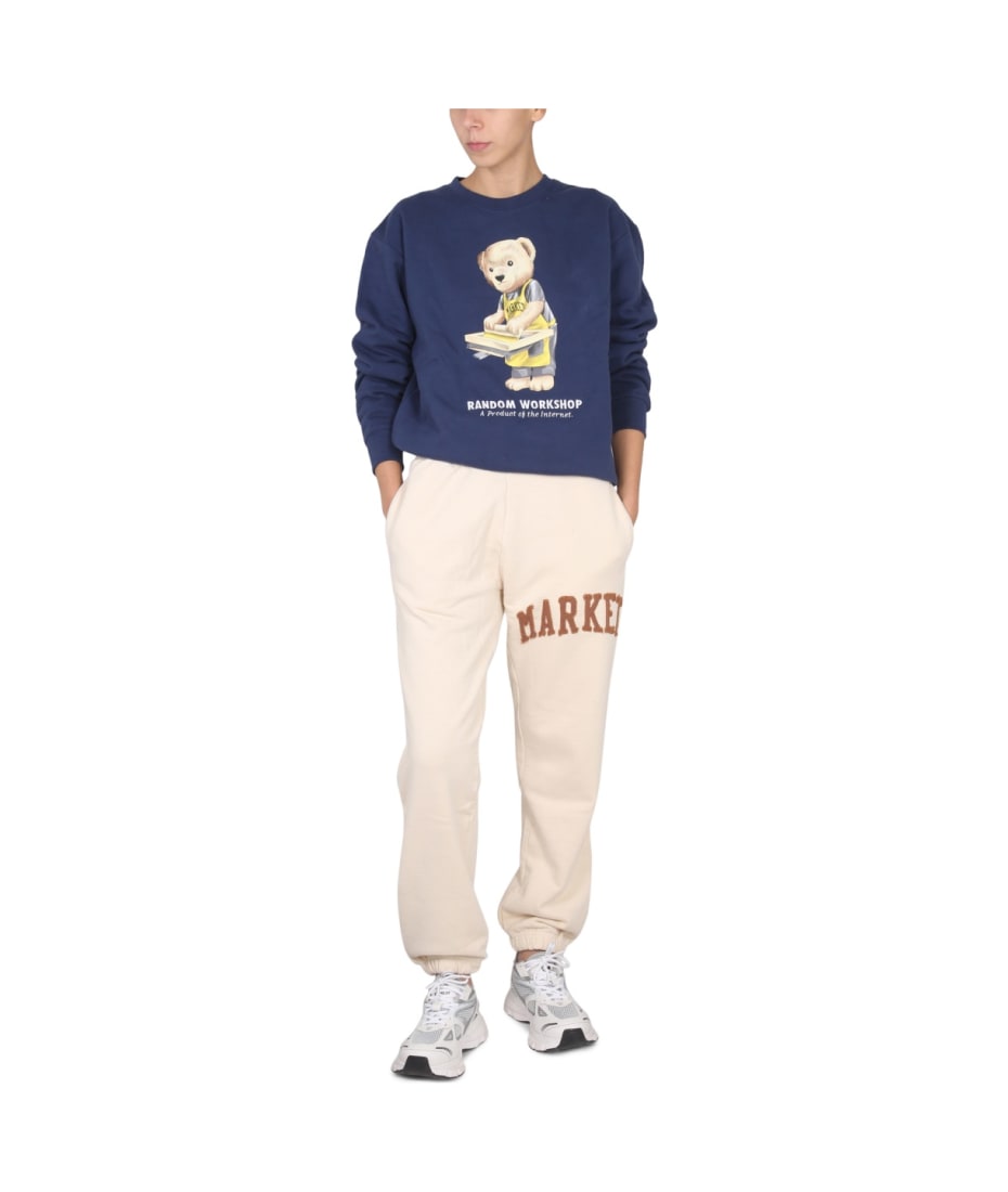 その他 MARKET RANDOM WORKSHOP BEAR SWEATSHIRT (396000853_MAROON) Market Random Workshop Bear Sweatshirt In Burgundy | ModeSens