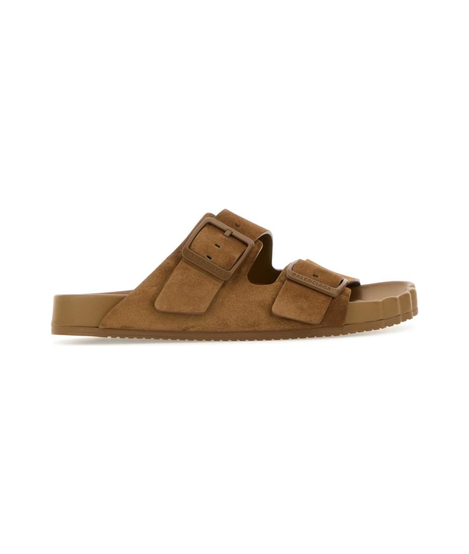 サンダル・ミュール BALENCIAGA Camel suede Sunday slippers (761726WCGA1 2200) Balenciaga Camel Suede Sunday Slippers | italist