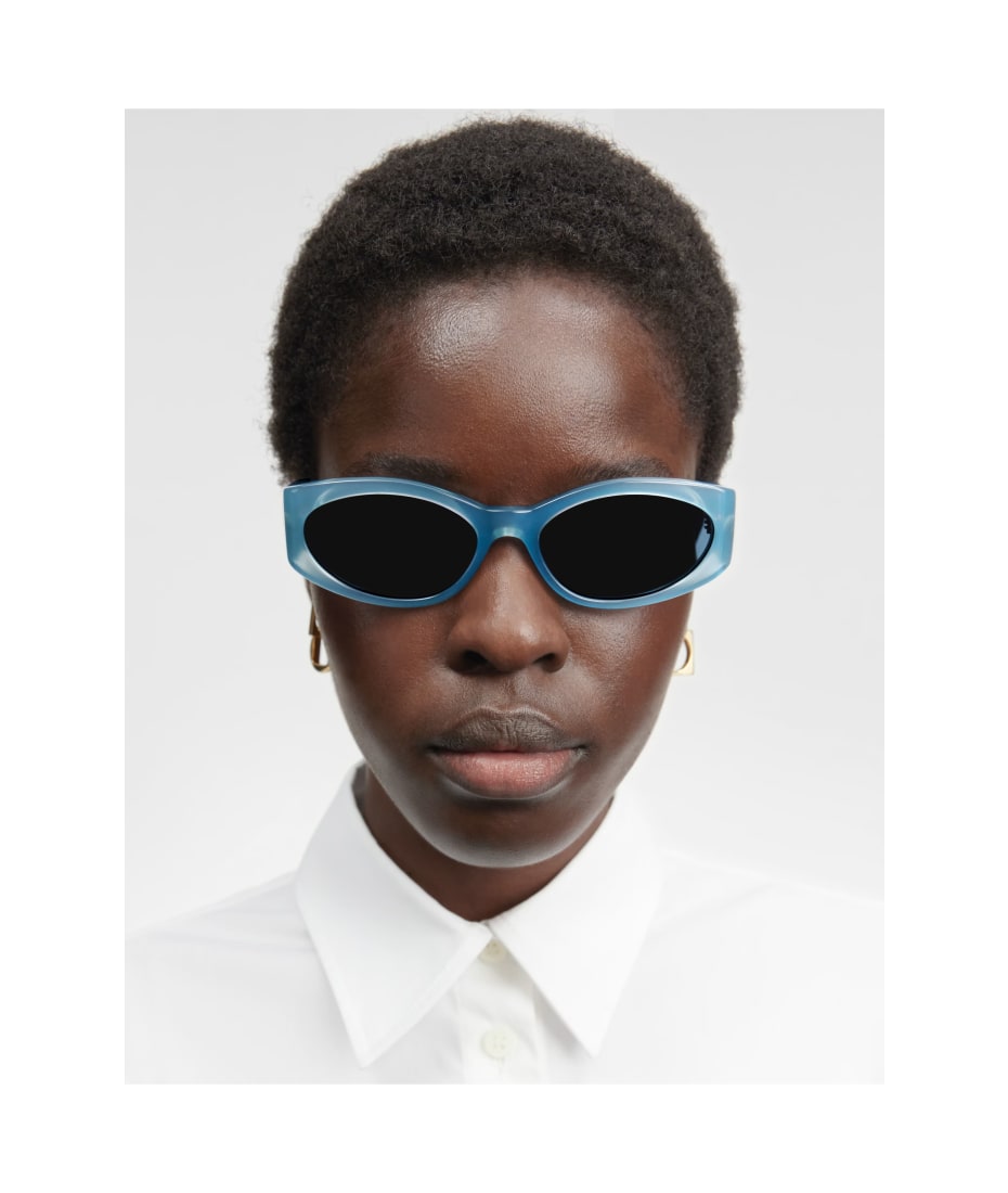【送料&関税込】Jacquemus Ovalo - Light Blue Sunglasses - Un Jacquemus Ovalo - Light Blue Sunglasses | italist