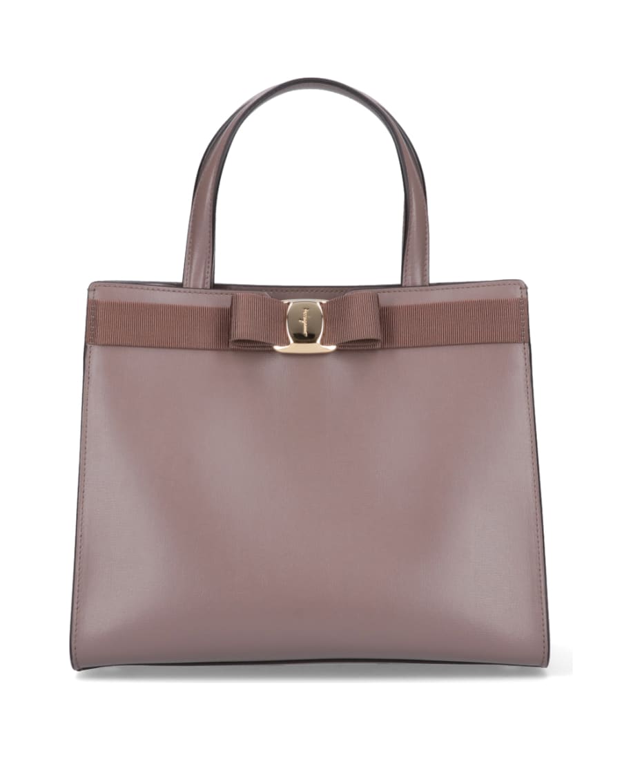 【送料&関税込】Ferragamo vara Bow Tote Bag Ferragamo Vara Bow Blue Smooth Leather Tote - 1DXS2B | JTV