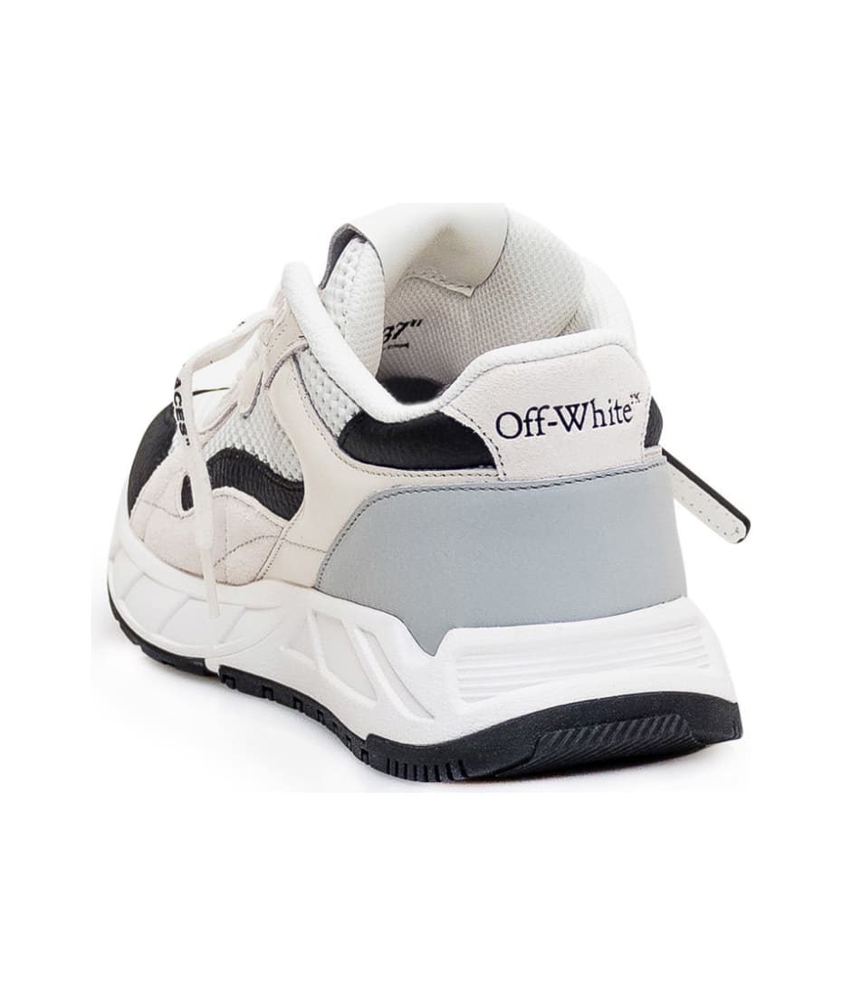 OFF-WHITE キックオフラウントトゥレスアッフスニカ 【関税込】 23540441_54503002_1000.jpg