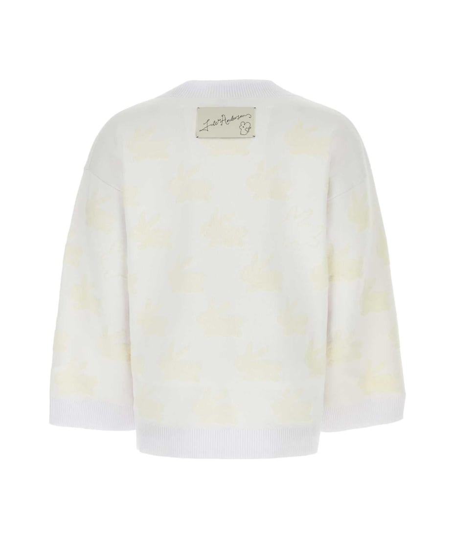 【送料&関税込】J.W. Anderson White Stretch Polyester Blend J.W. Anderson Embroidered Stretch Polyester Blend Sweater