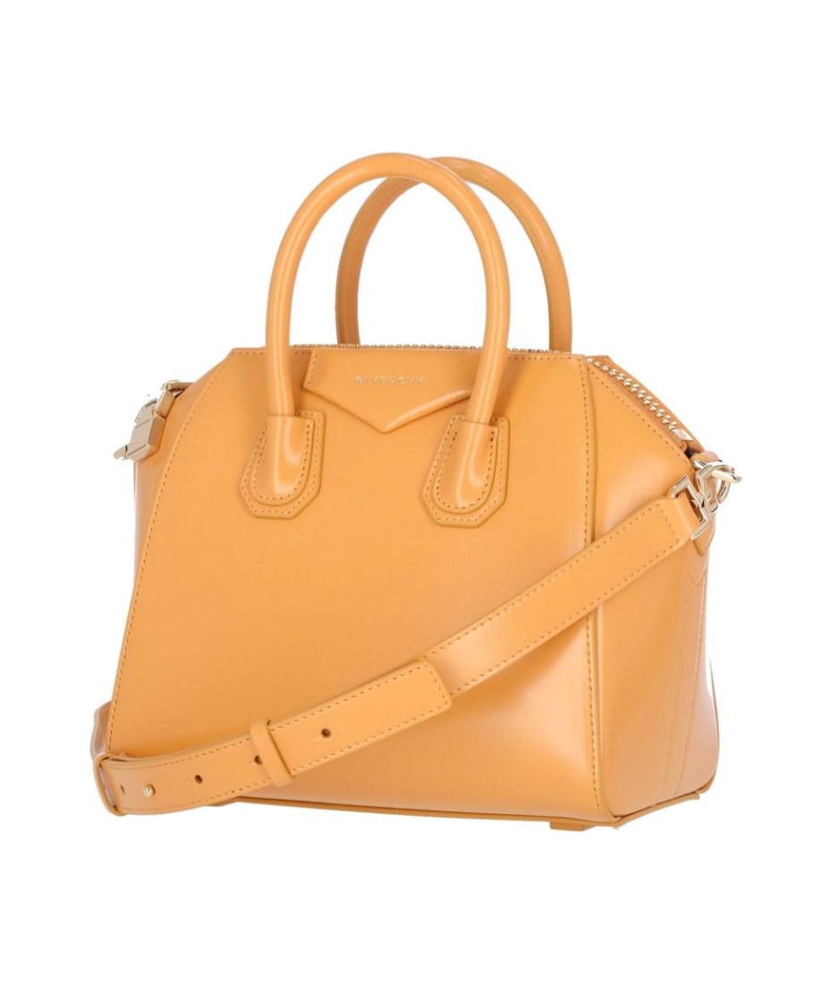 【関税負担】 GIVENCHY ANTIGONA SMALL BAG Small Antigona bag in grained leather in - black | Givenchy US