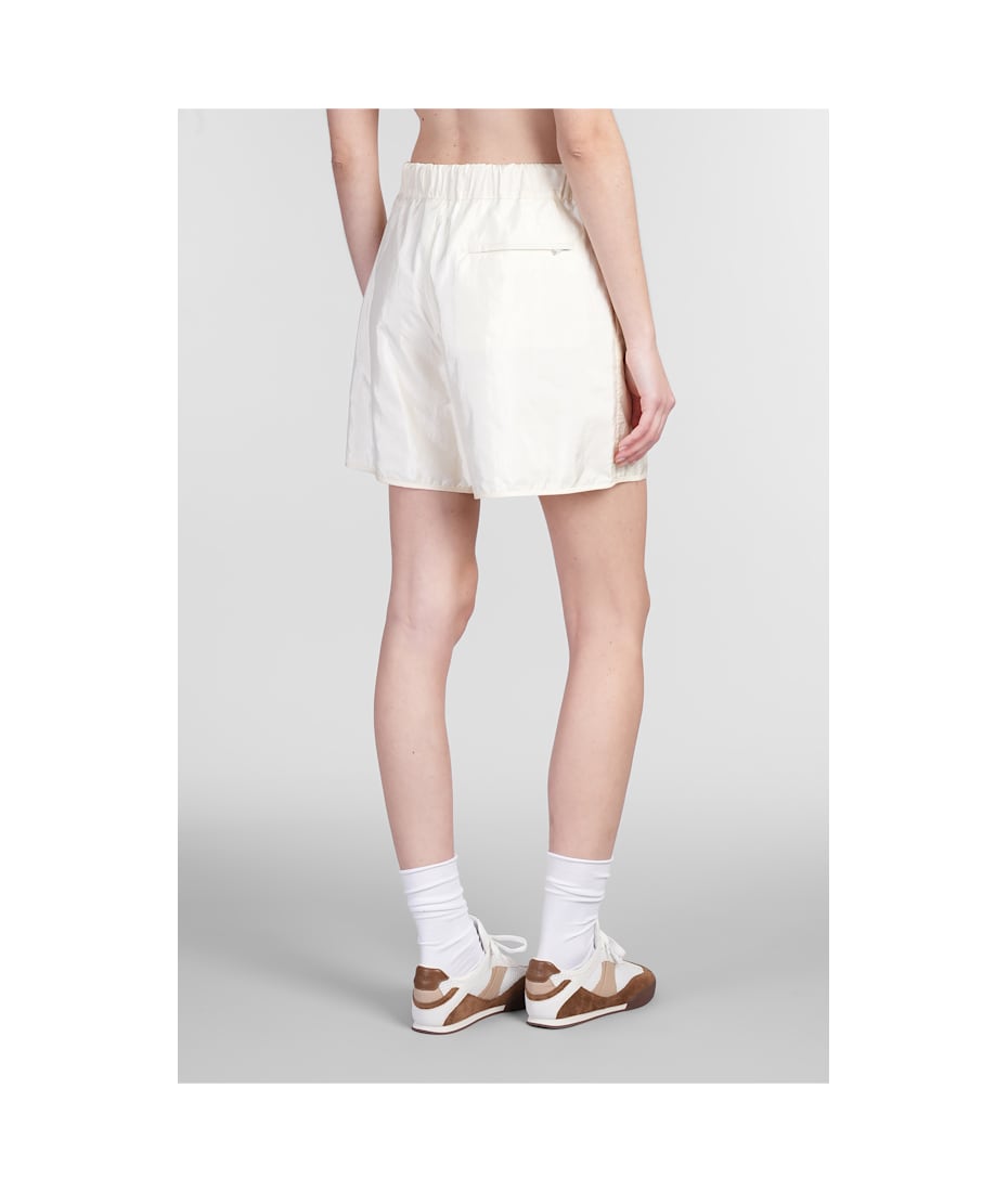【送料&関税込】Jil Sander Trousers 256 Short Shorts In Beig Jil Sander Trousers 256 Short Shorts In Beige Polyamide