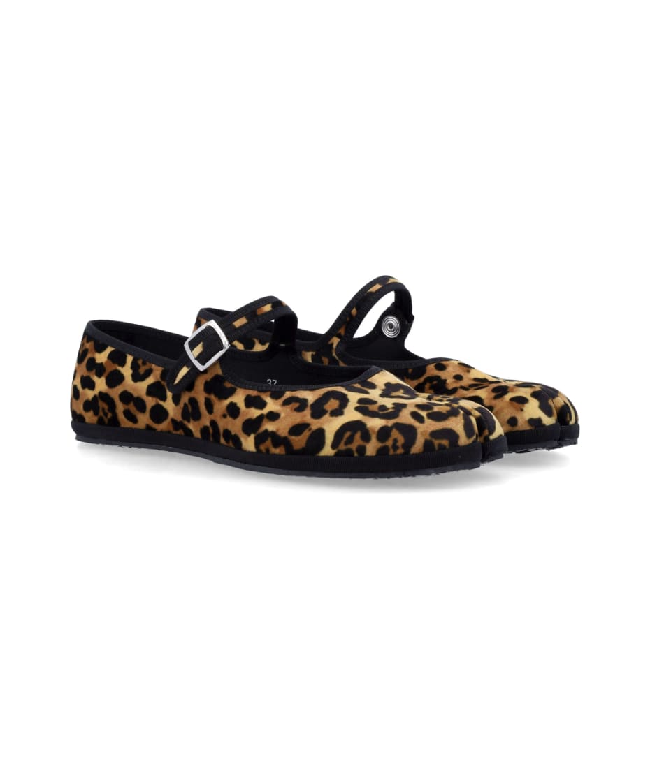 Drogheria Crivellini Fu-tabi Velvet Flat Shoes | italist