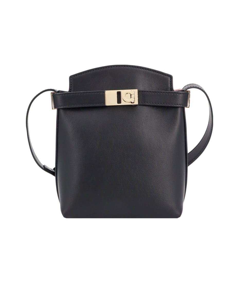 【関税&送料込】Ferragamo Leather Hug Shoulder Bag Ferragamo Hug Shoulder Bag | italist