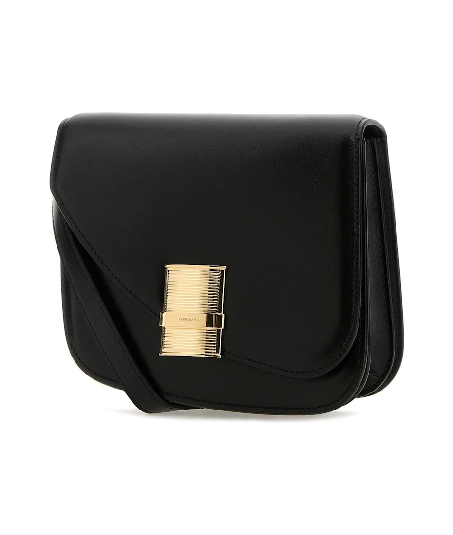 【送料&関税込】Ferragamo Black Leather Large Crossbody Bag Ferragamo Black Leather Crossbody Bag | italist