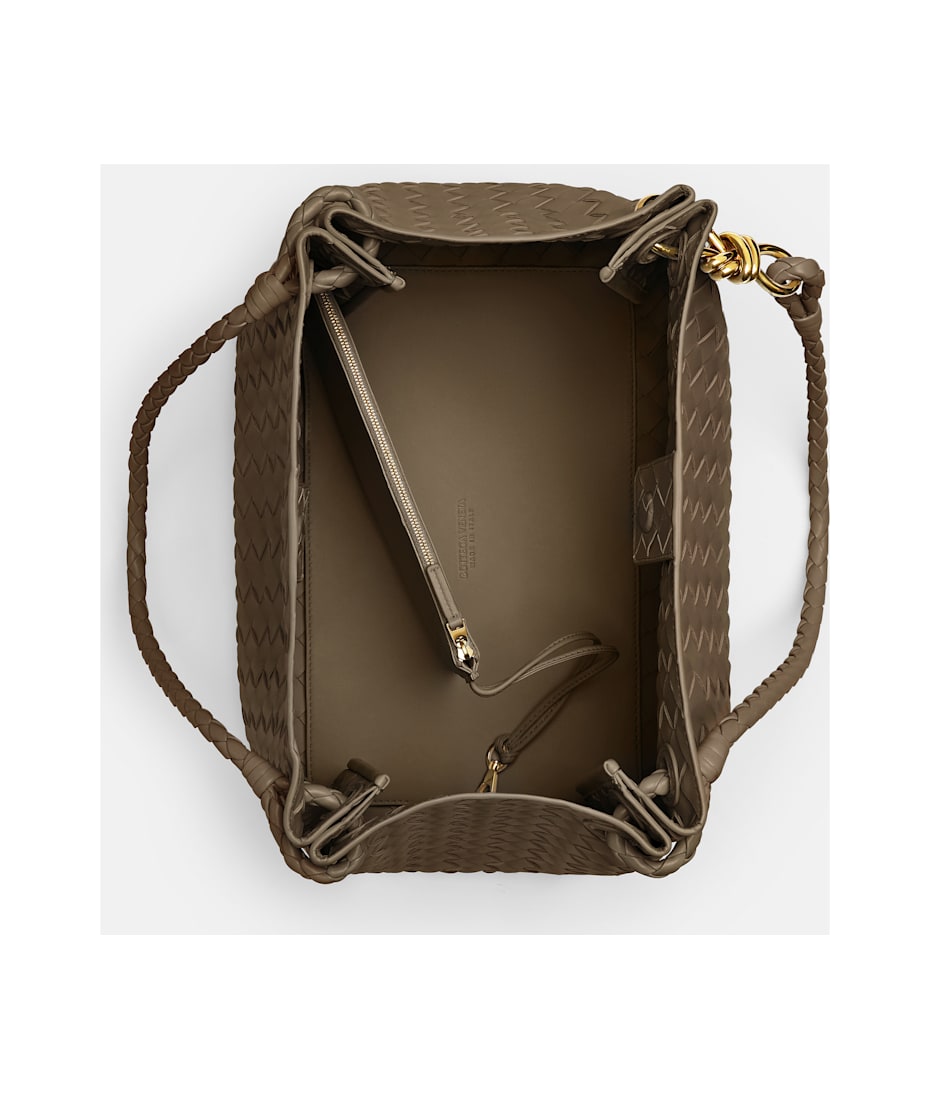 ショルダーバッグ・ポシェット BOTTEGA VENETA LARGE PARACHUTE BAG Bottega Veneta Large Parachute Bag | italist
