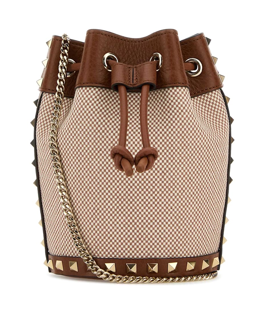 【関税&送料込】Valentino Garavani Two-Tone Canvas And Leath Valentino Garavani Two-tone Canvas Rockstud Bucket Bag