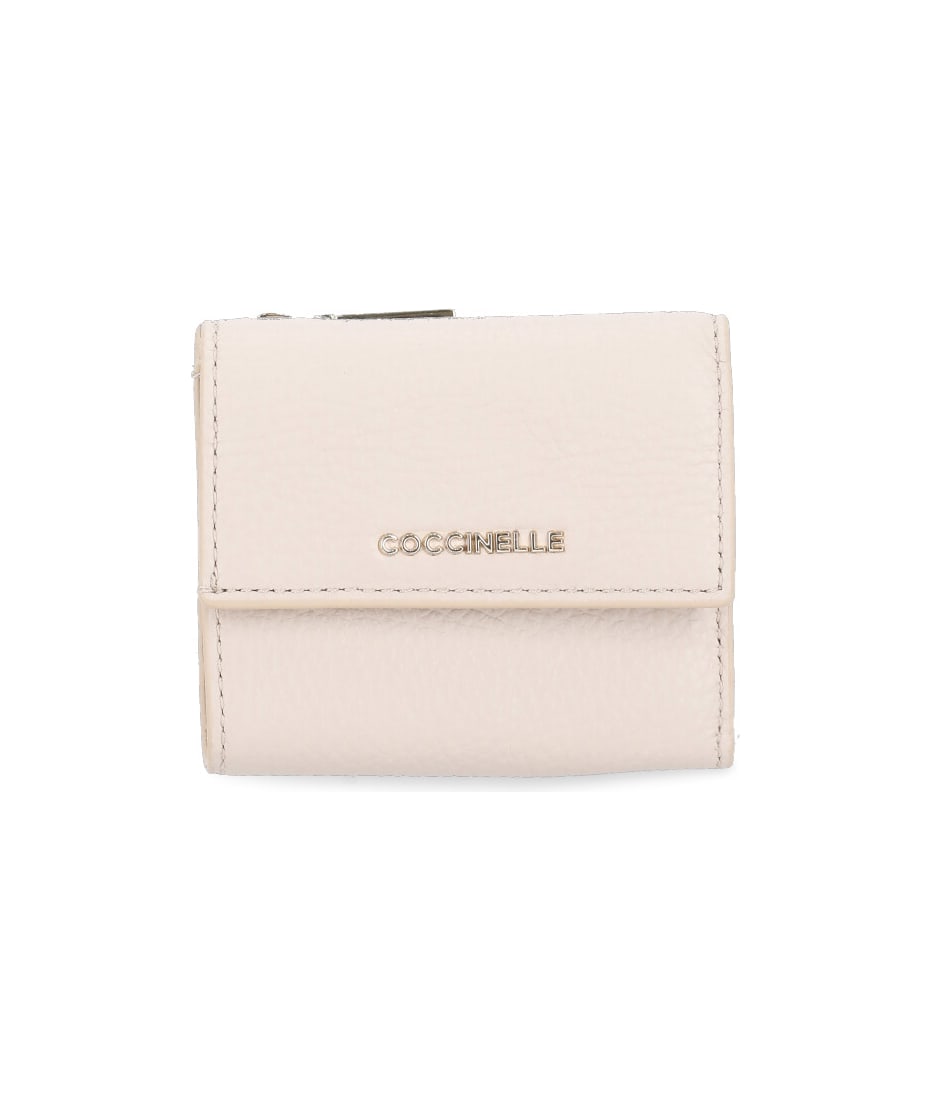 折りたたみ財布 COCCINELLE LOGO LLIC SOFT WALLET Metallic Soft | Coccinelle®