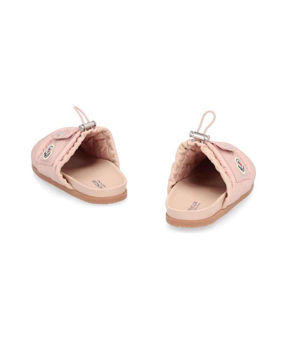 シューズ・サンダルその他 Moncler Pink nylon mule Mon Pocket moncler-Pink-Nylon-Mule-Mon-