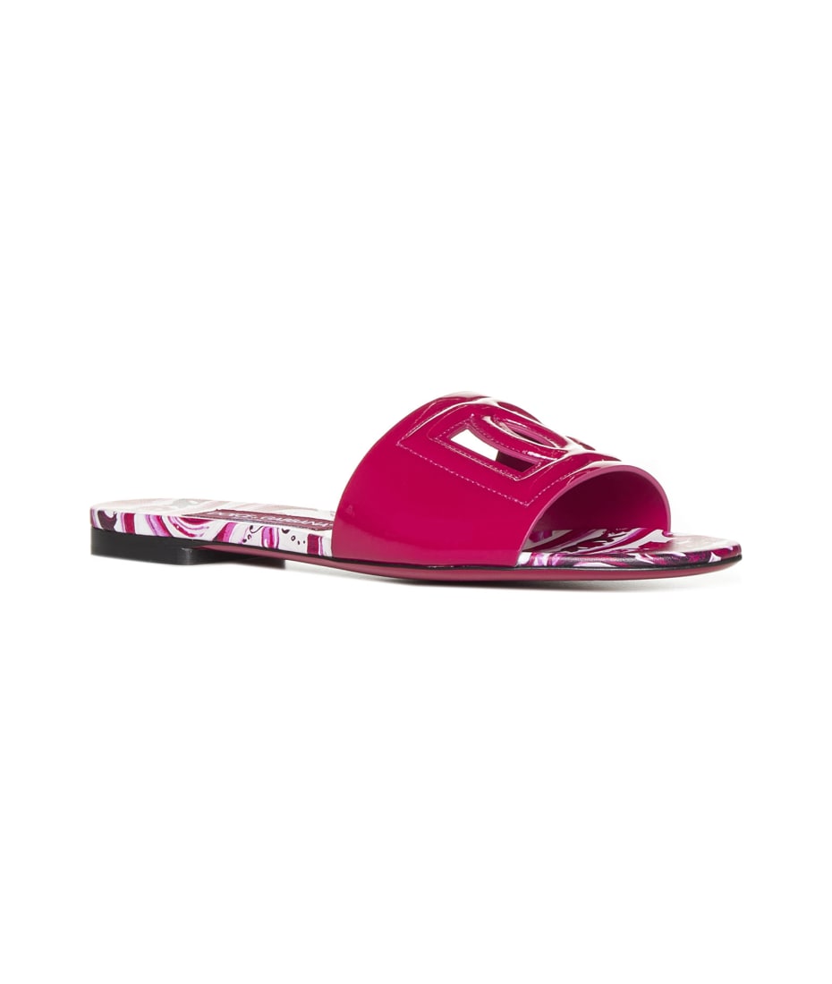 Dolce&Gabbana DGロゴ ピンク フラットサンダル Dolce & Gabbana DG-logo Patent Leather Sandals | Pink | FARFETCH