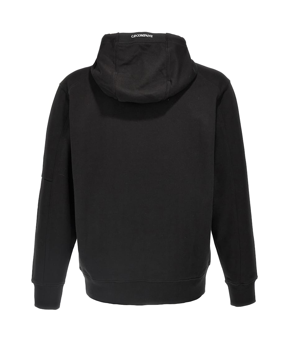 【送料&関税込】C.P. Company Logo Badge Hoodie C.P. Company Logo Badge Hoodie | italist