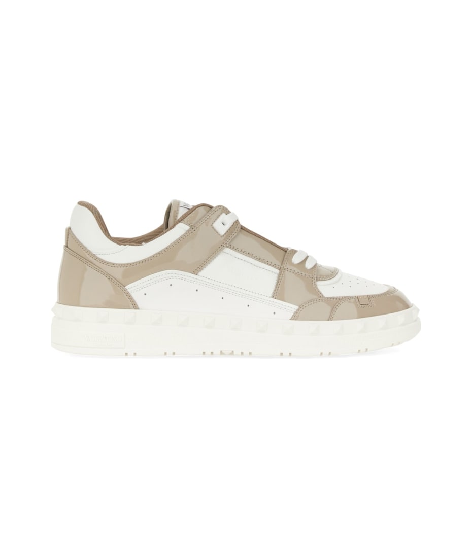 【関税＆送料込み】Valentino Garavani Freedots Low-Top Snea Valentino Garavani Freedots Low Top Sneakers In Calfskin