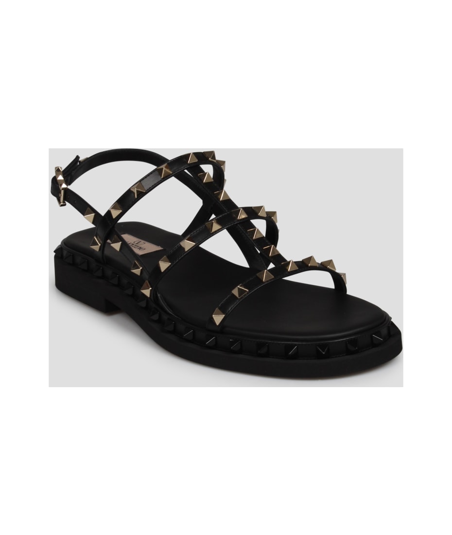 ☆韓国の人気☆【VALENTINO】☆ROCKSTUD SANDALS☆関税込☆ Valentino Garavani Garavani Rockstud Leather Sandals