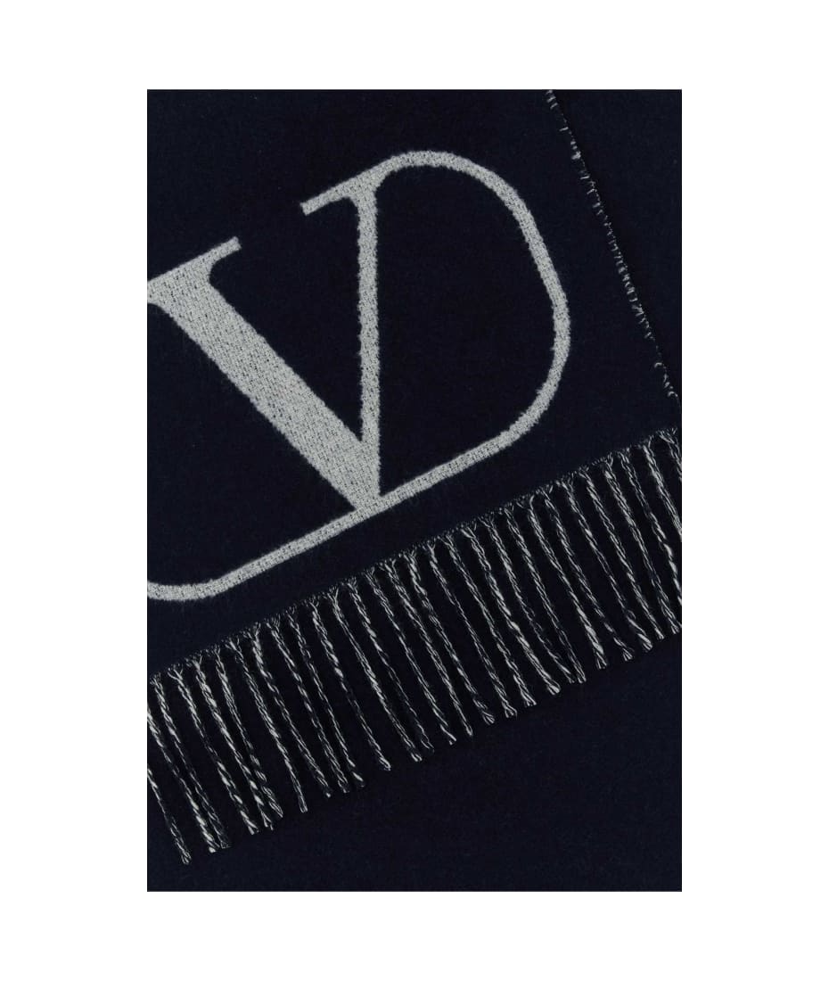 マフラー・ストール Valentino Garavani Midnight Blue Wool Scarf Valentino Garavani Midnight Blue Wool Blend Scarf | italist