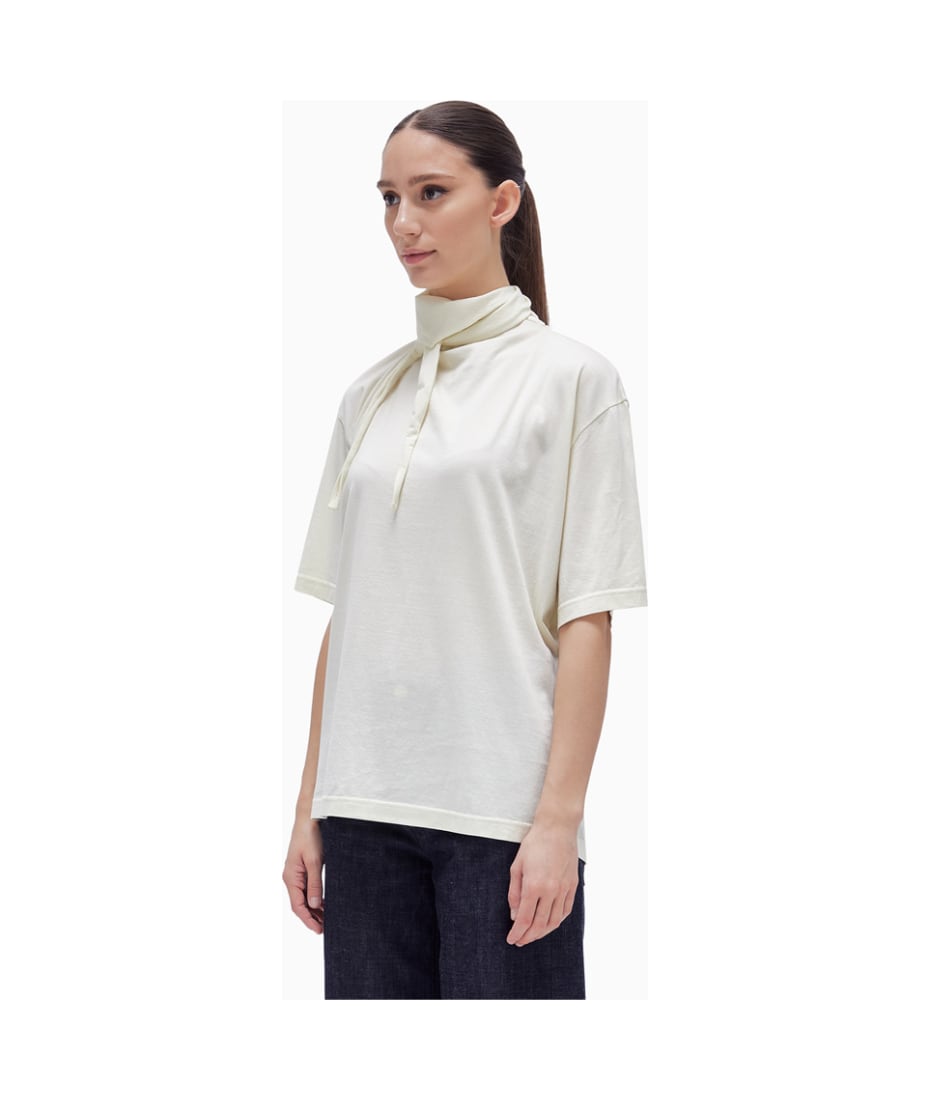 【関税込み】LEMAIRE グレー Foulard 半袖Tシャツ Lemaire T-Shirt with Foulard - Chalk | Garmentory