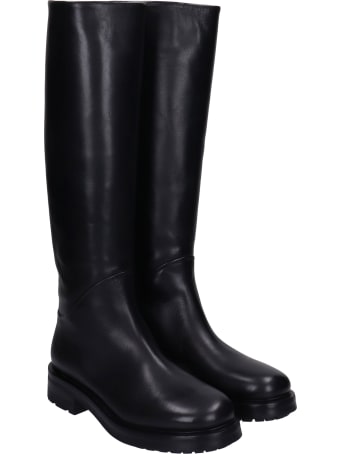 Strategia Low Heels Boots In Black Leather