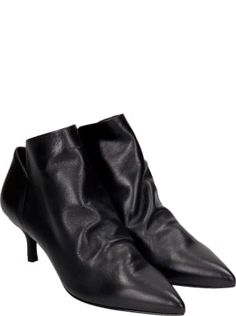 Strategia High Heels Ankle Boots In Black Leather