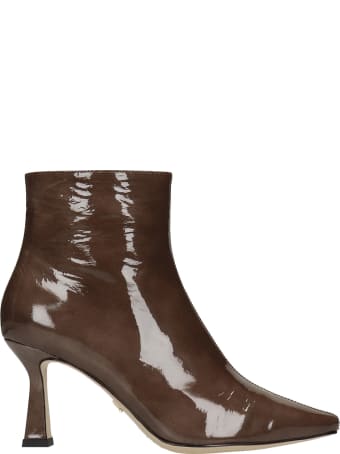 Lola Cruz High Heels Ankle Boots In Taupe Patent Leather