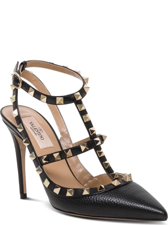 Valentino Garavani Rockstud Pumps In Black Leather