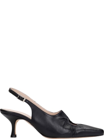 Kalda Peki Pumps In Black Leather