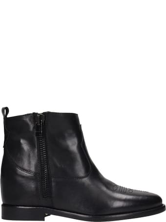 Julie Dee Ankle Boots In Black Leather
