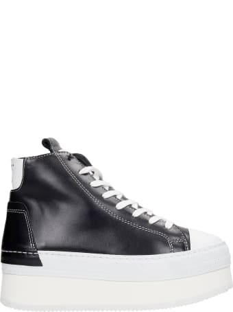 Cinzia Araia Sneakers In Black Leather