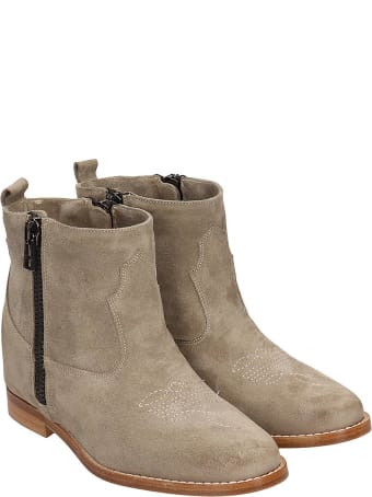Julie Dee Ankle Boots In Taupe Suede