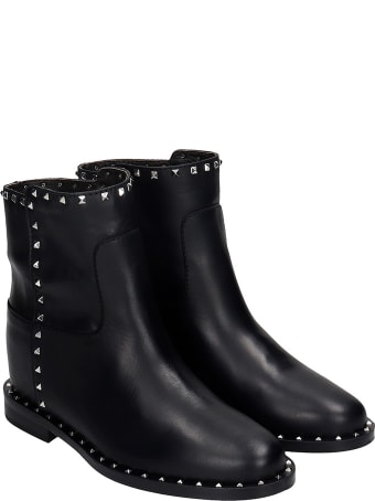 Via Roma 15 Low Heels Ankle Boots In Black Leather